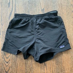Women’s Patagonia Black Baggies 5” Size Small
